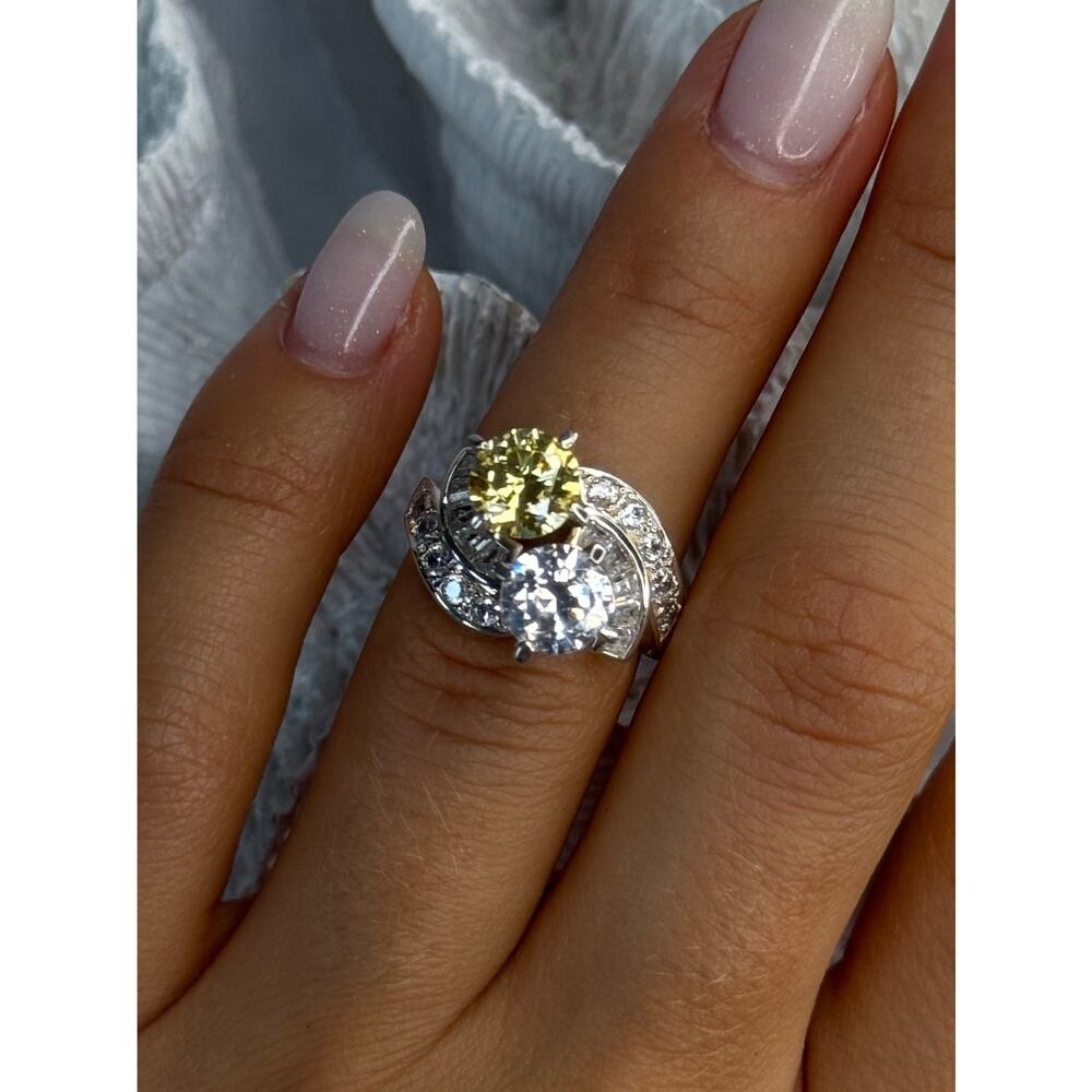 925 Sterling Silver Yellow & White Cz Ring Size 6 - Picture 2 of 12